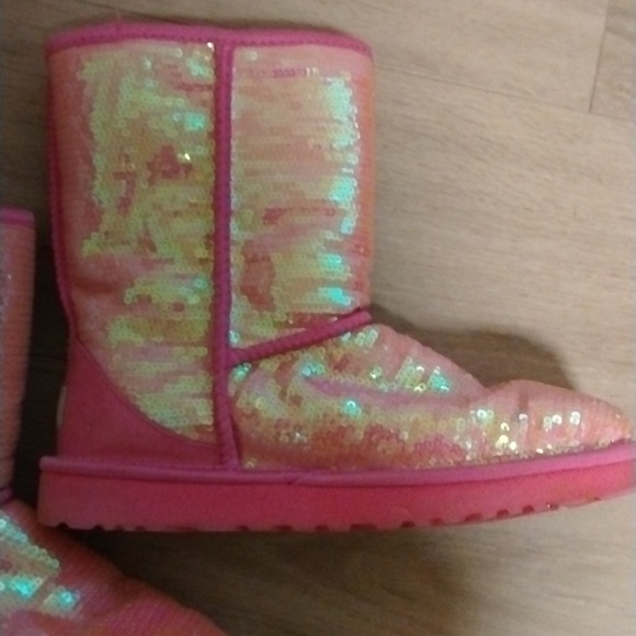 UGG- Sequin Pink Medium Boot Size 8 - Picture 3 of 9